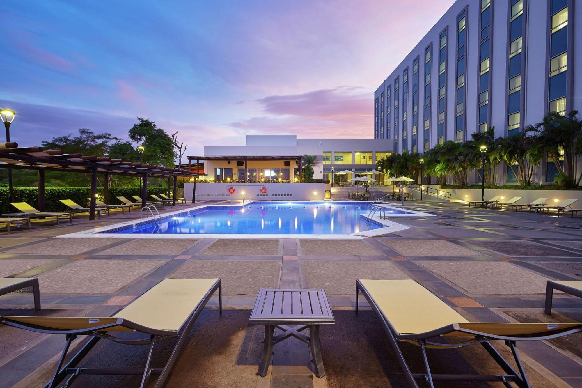 Hilton Doubletree By Hilton Managua Hotel Exterior photo